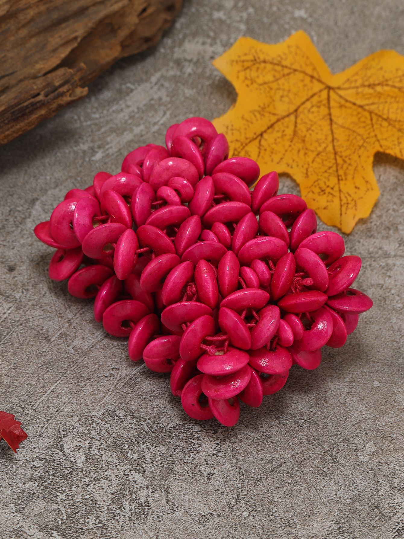 Boho tropical folk style retro handmade wooden beaded bracelet Fucoco-377 Application Scenario