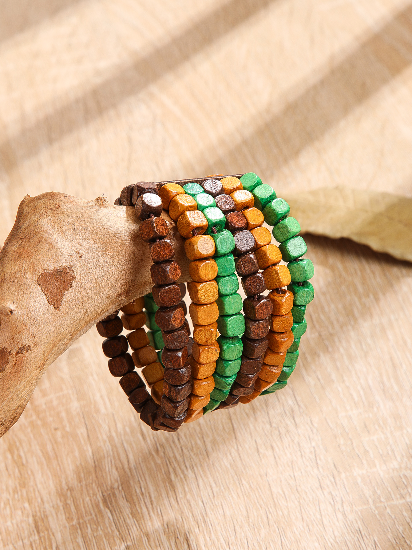 Boho tropical folk style retro handmade wooden beaded bracelet Fucoco-378 full figure