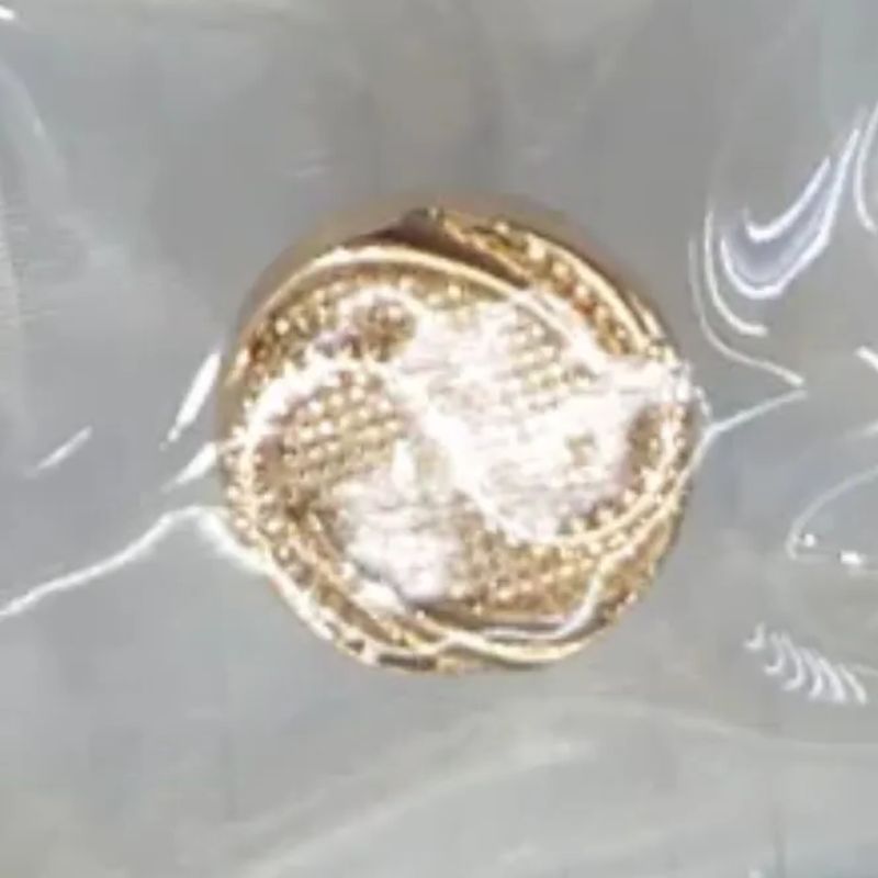 Alloy accessories, clothing accessories, jewelry accessories, notebook accessories, pendants, tags, 3-pin buttons, 6 Application Scenario
