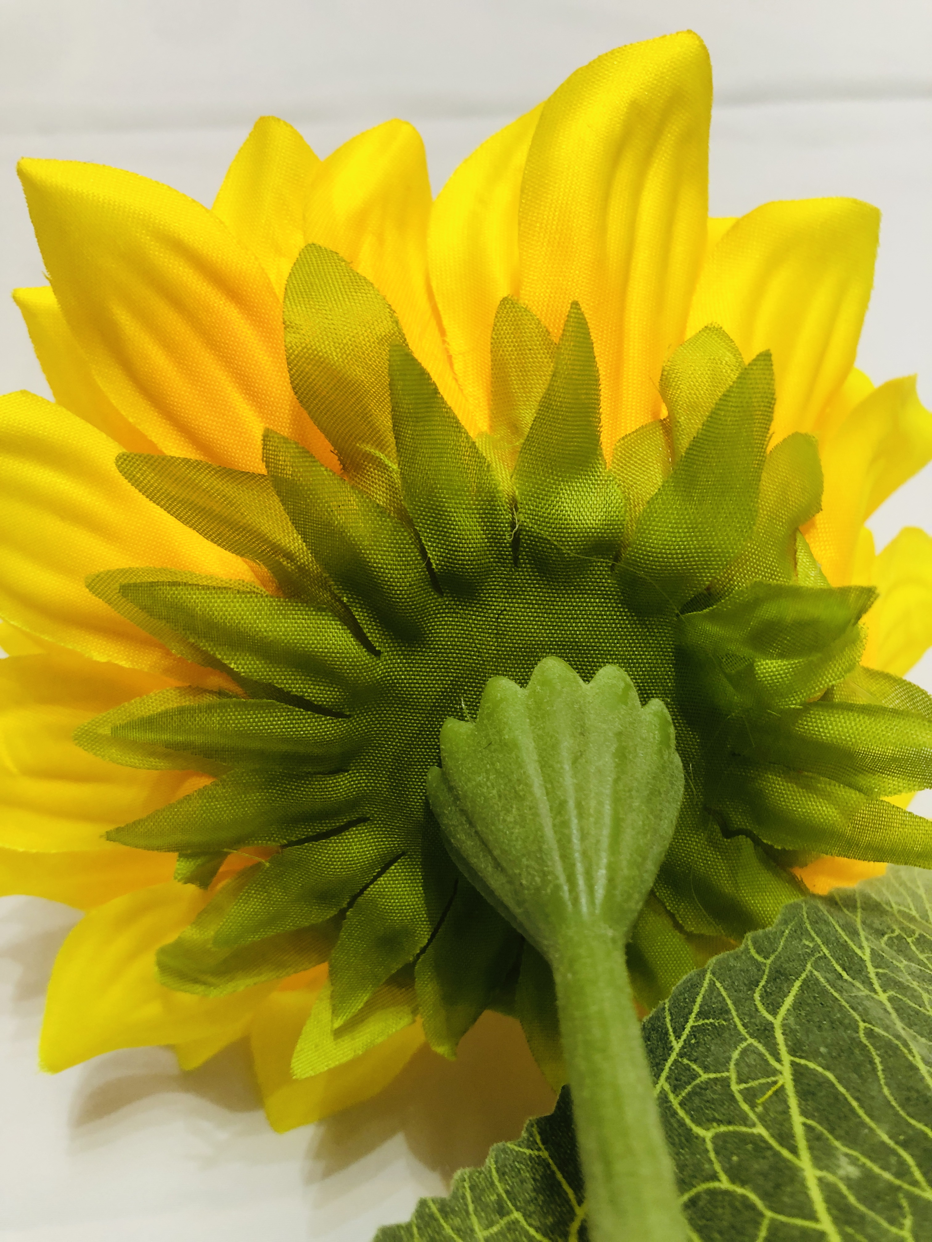 Simulation Sunflower Restaurant Table Decoration Flower Arrangement Cloth Fake Flower Wedding Decoration Dried Flower Simulation Plant No. 3 3 Leaf Plant Hair Simulation Sunflower Application Scenario