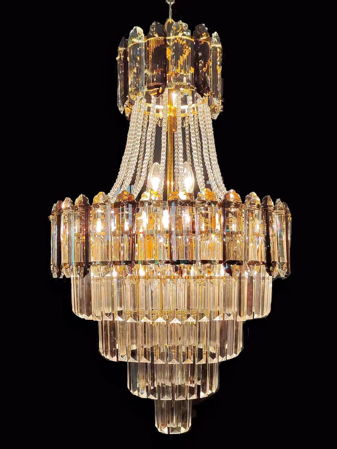 The European court-style decoration features elegant and noble chandeliers pic 11