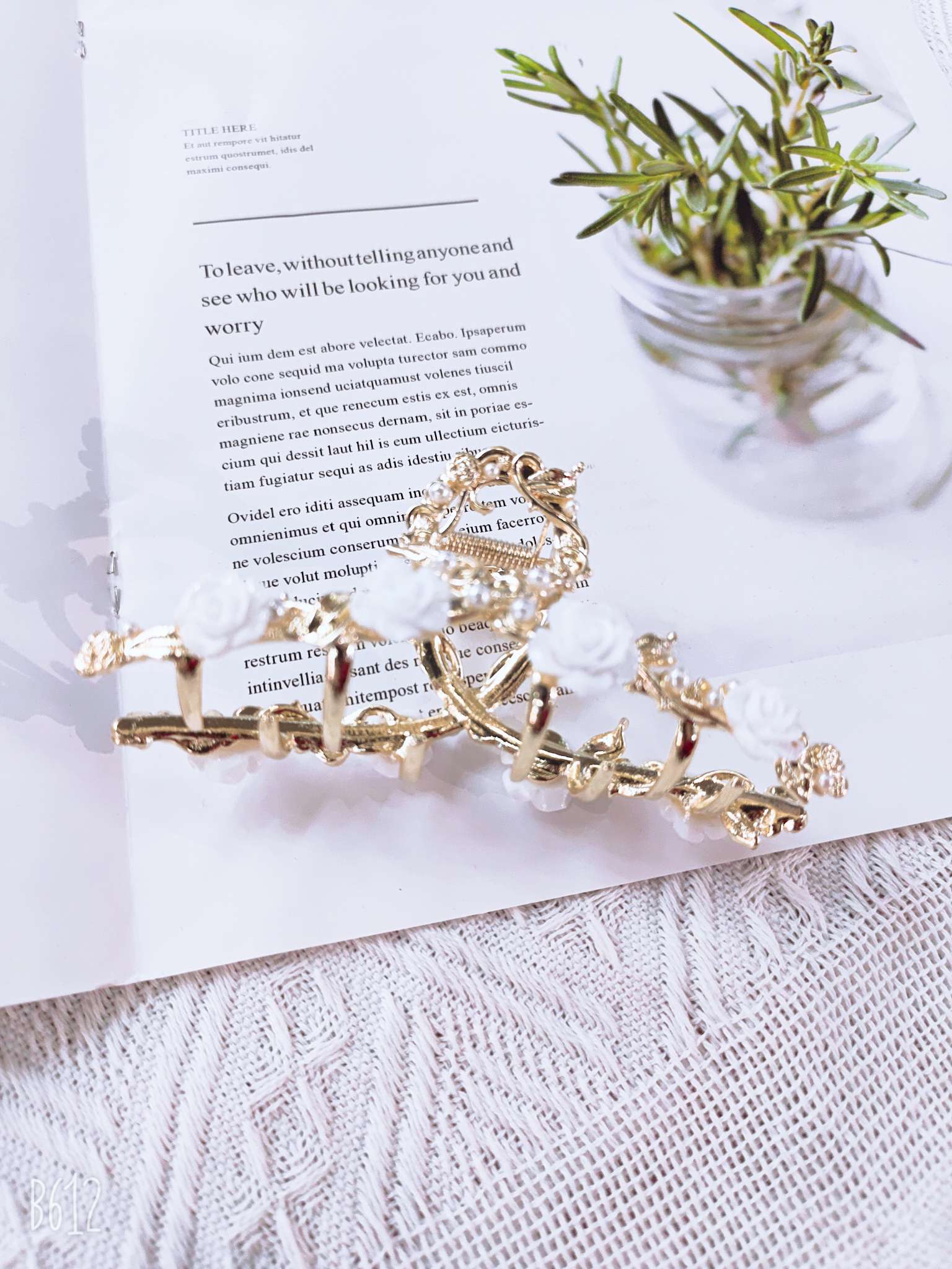 Alloy Korean Version Full Diamond Glass Lady Children Butterfly Claw Claw Rose Coffee Butterfly details Picture