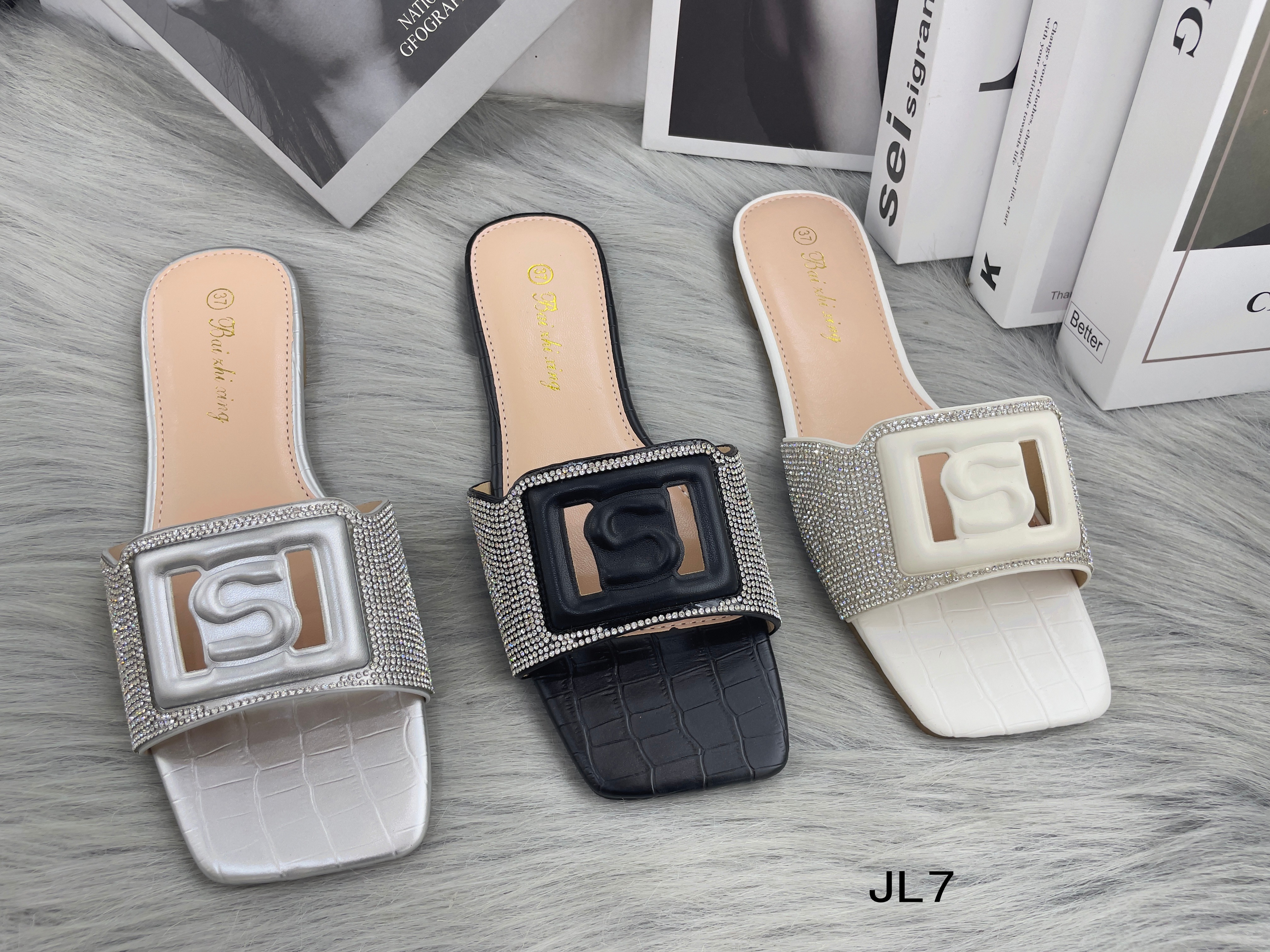 Fashion fashion high heels slippers female summer wear new fashion shoes high heels wear fashion shoes can be customized