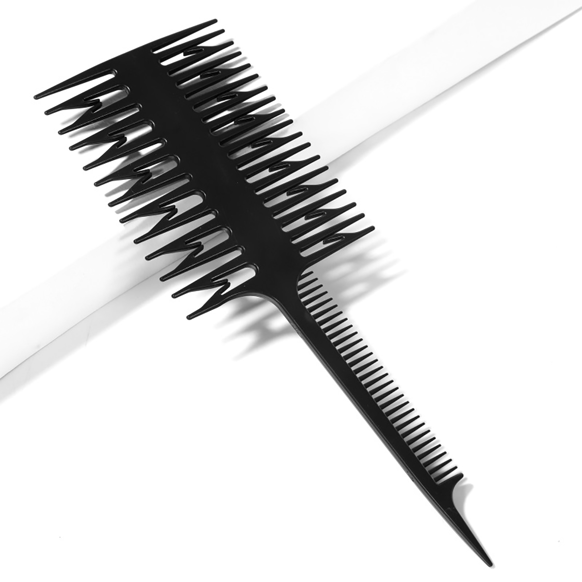 The double-sided hair dyeing, perming and picking comb is a must-have tool for hair salons and hair salons