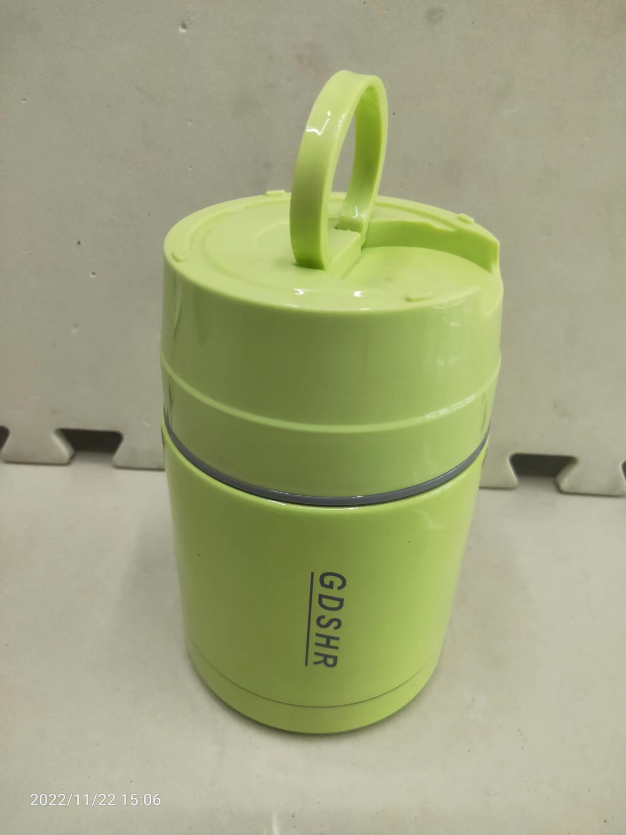 Vacuum insulated braising beaker thumbnail