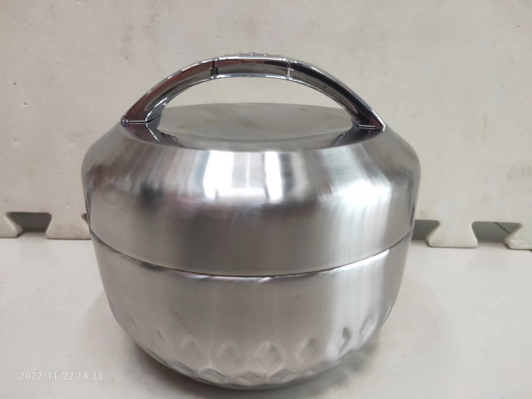 Anti overflow high lid lift pot thumbnail