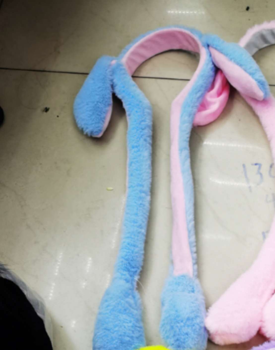 Xinqiqu 1168 New style Douyin luminous headband Rabbit Ears, popular headwear for women, Korean-style pearl headband with light detail image 4