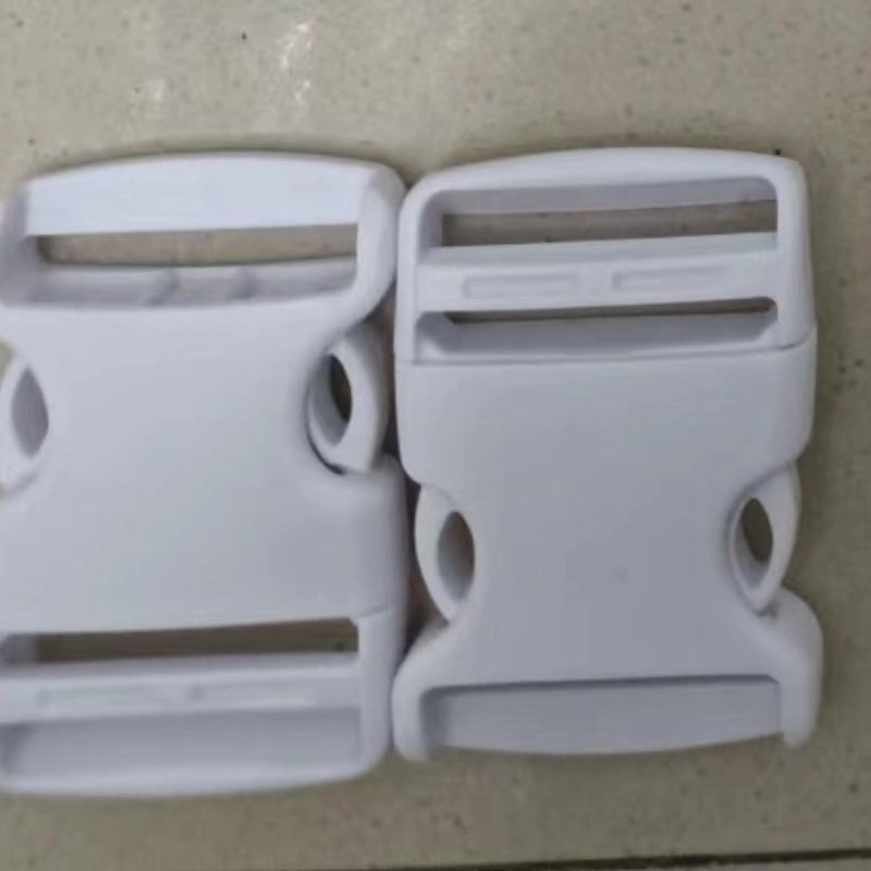 厂家直供白色塑料扣 箱包配件塑胶腰包扣黑色多功能箱包插扣现货批发