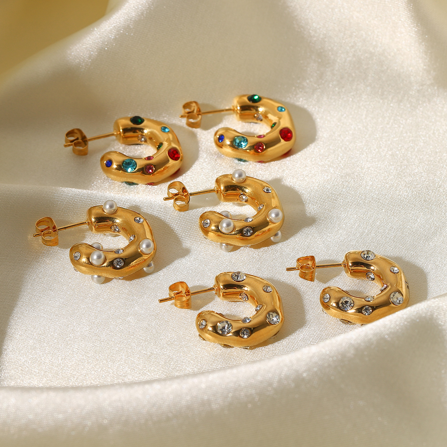 18K Gold Earrings INS Same Special Shaped Hammer Inlaid Zircon Pearl C Earrrings 18K Gold Plated Stainless Steel Earrings thumbnail