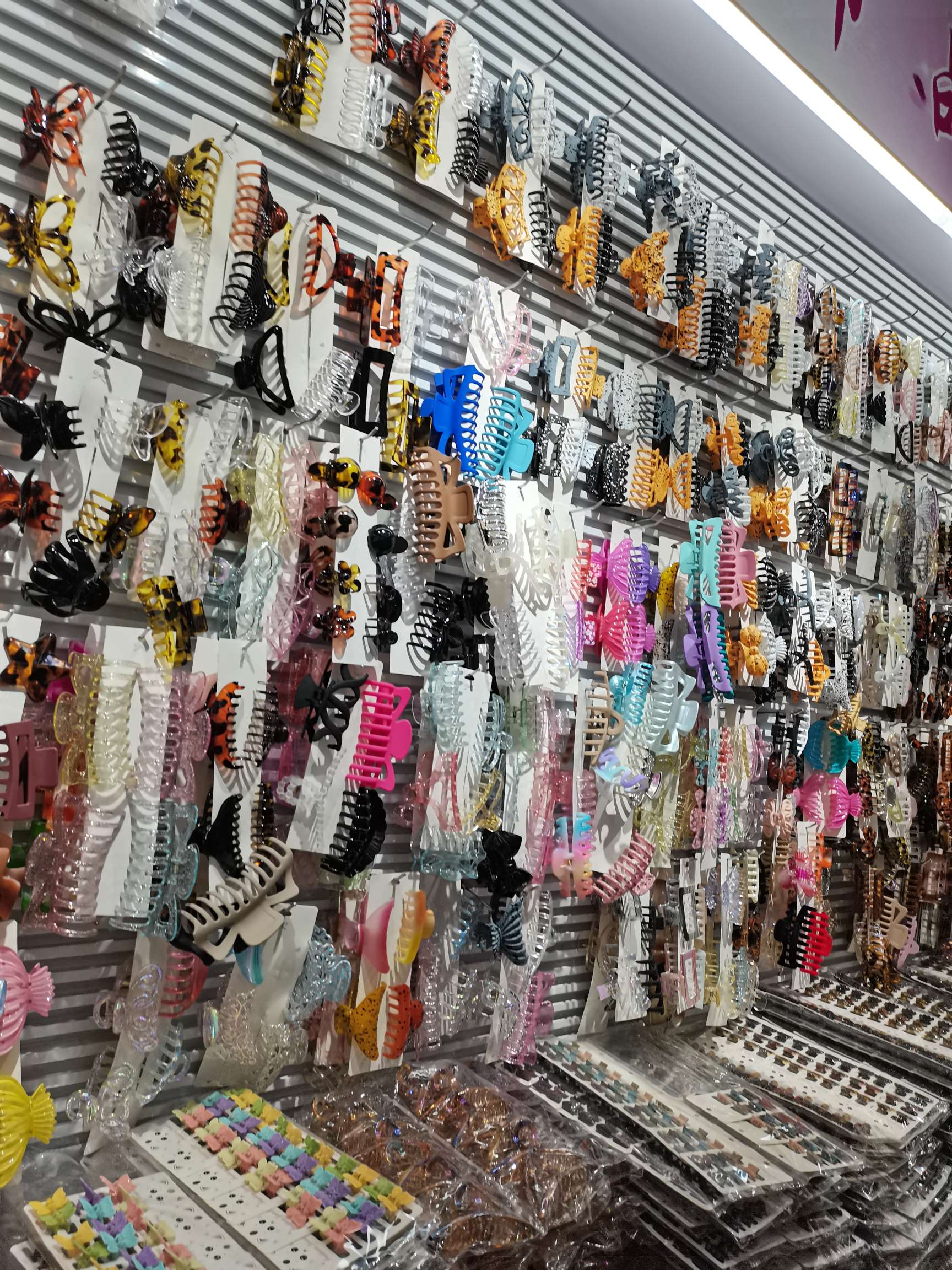 Riya Accessories describe pic - 1