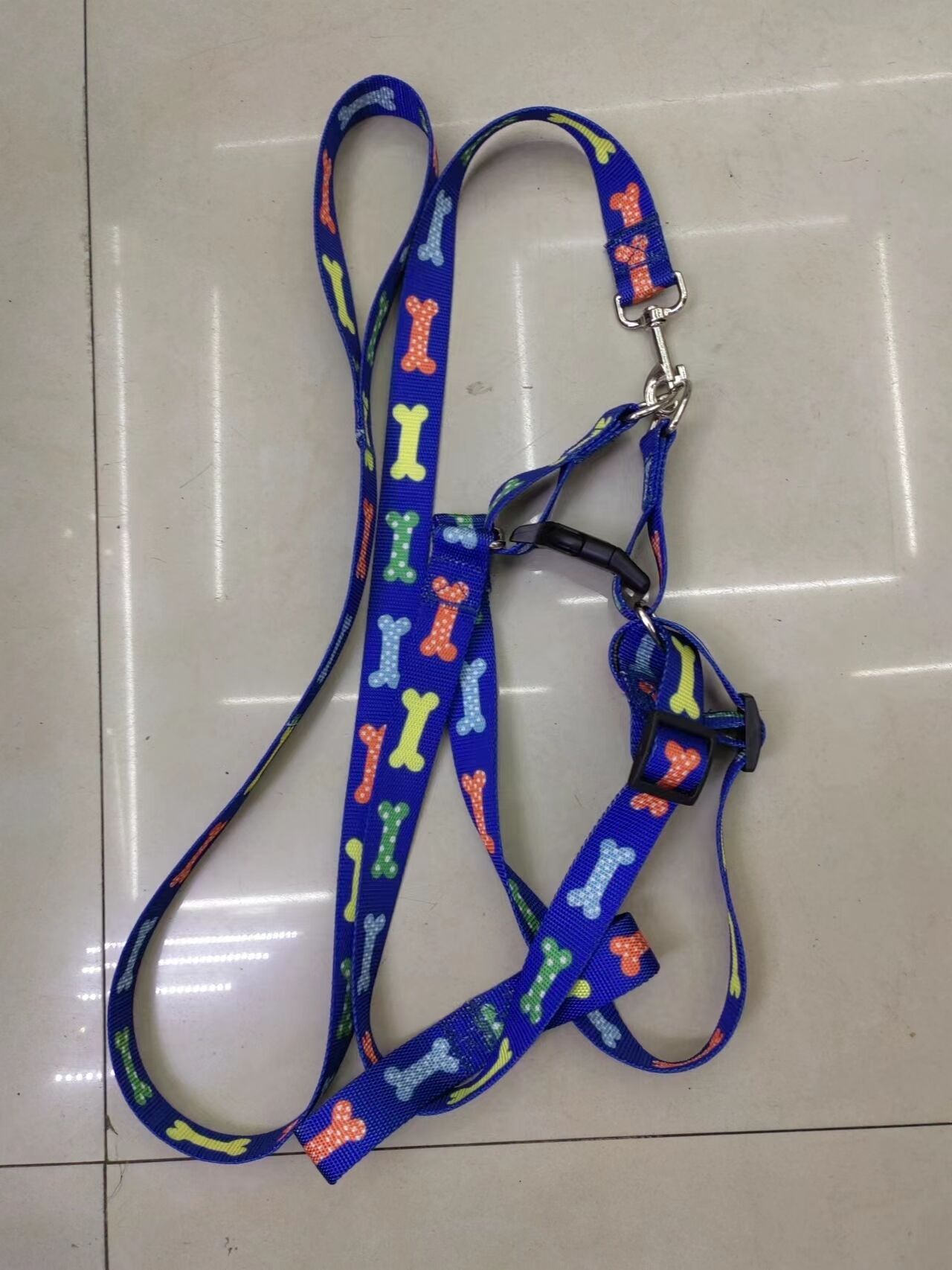 心安 优质品牌宠物牵引绳 可伸缩新款骨头胸背设计中小型狗狗专用宠物用品 狗狗牵引详情3
