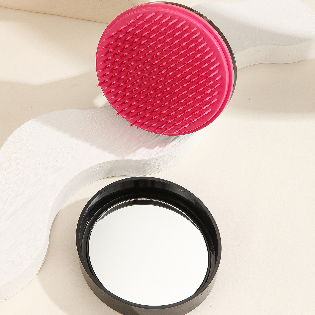 Hair washing brush, hair washing and combing, massage comb, soft rubber hair washing comb, cleaning comb details Picture