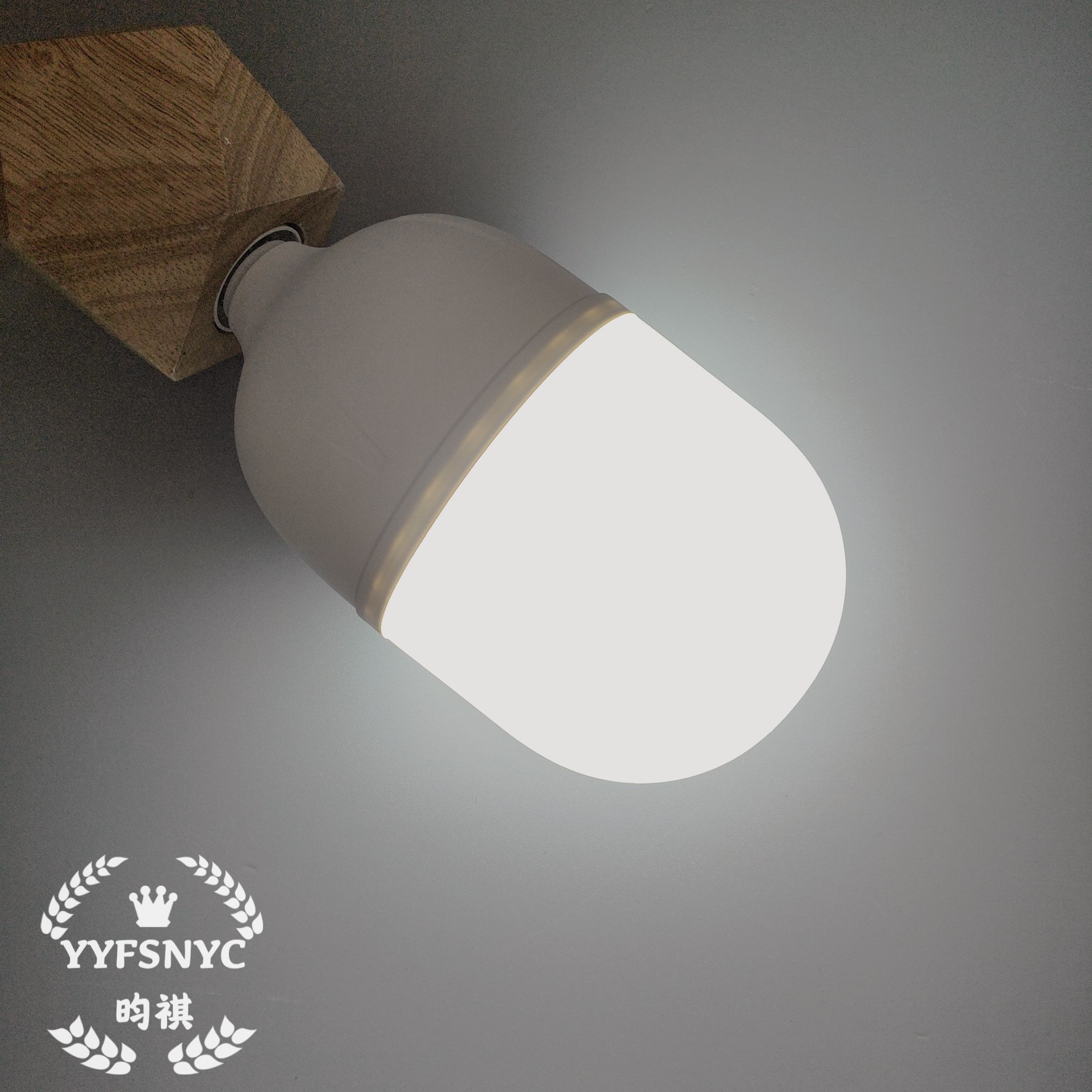 新品LED圆形白光球泡灯 50W高亮塑包铝球泡E27螺口恒流驱动灯泡