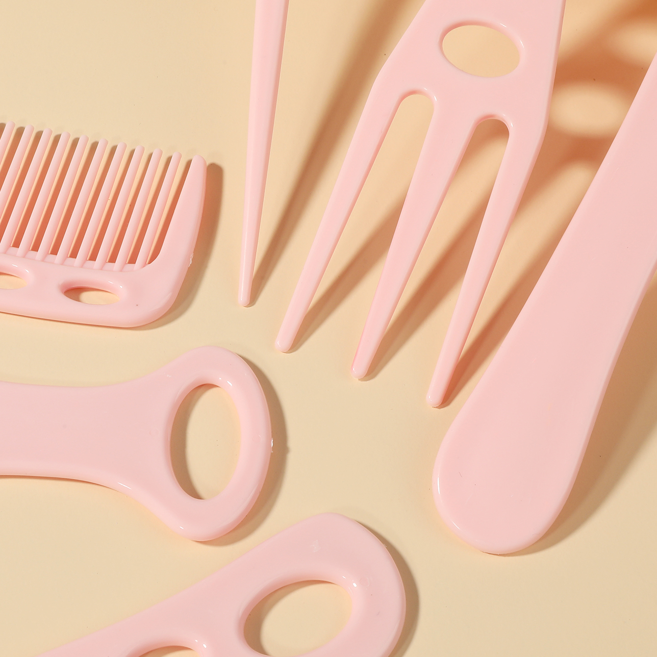 Comb, straight hair comb, hairdressing section comb, double-sided insert comb, plastic comb, oil-cut hairstyle comb set Application Scenario