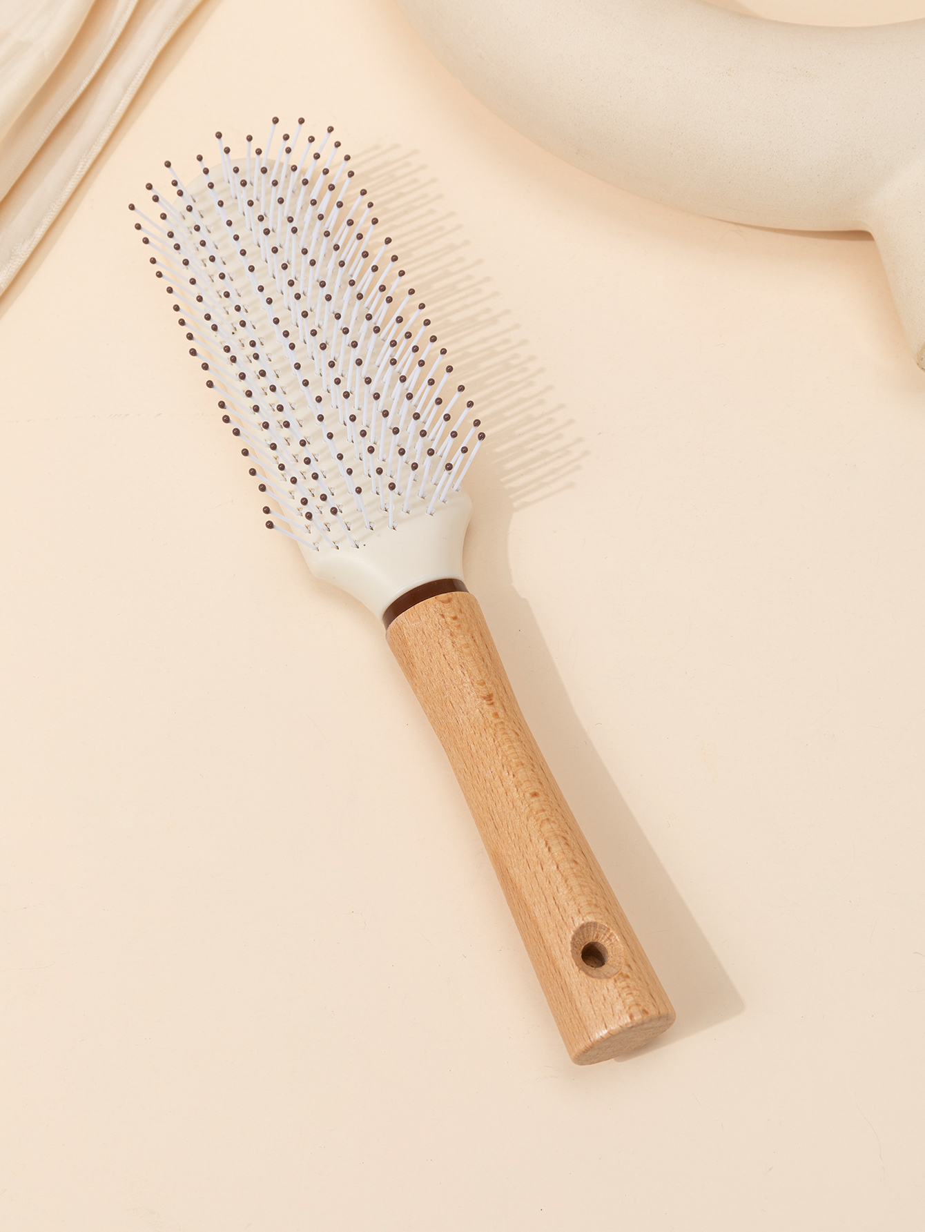 Cute bamboo and wood hair smoothing combs, home fashion airbag combs, fluffy hair root styling massage scalp combs wholesale details Picture