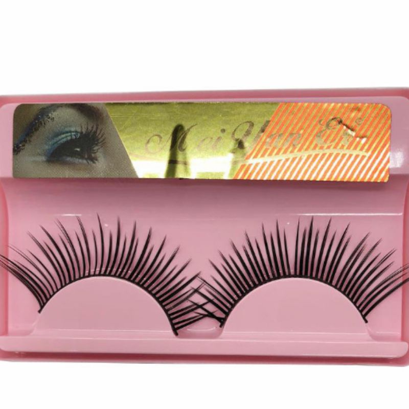 Soft-stem eyelashes, natural and realistic, thick and crossed, natural makeup, nude 3D stereoscopic false eyelashes Application Scenario