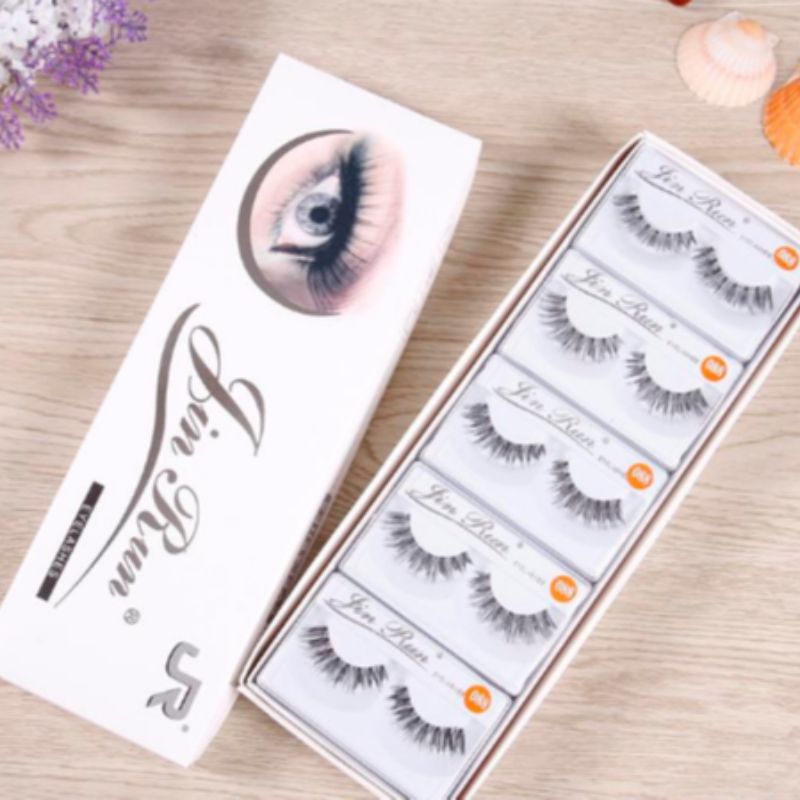 The new natural false upper and lower eyelashes simulate thick and dense makeup eyelashes details Picture