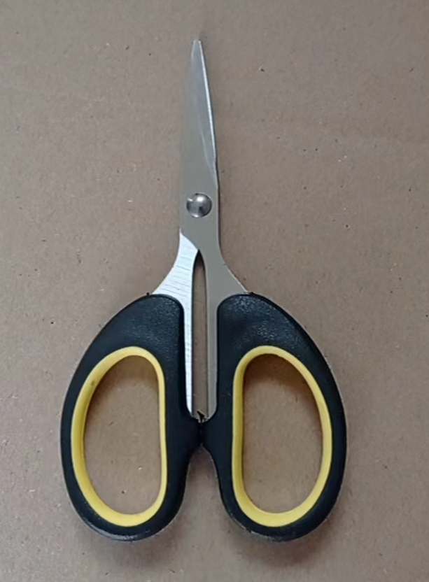 Office and educational knives and tools, kitchen and bathroom supplies knives and scissors, hardware knives and scissors, hardware tools, knives and scissors, office and educational scissors, student scissors, scissors, utility knives undefined