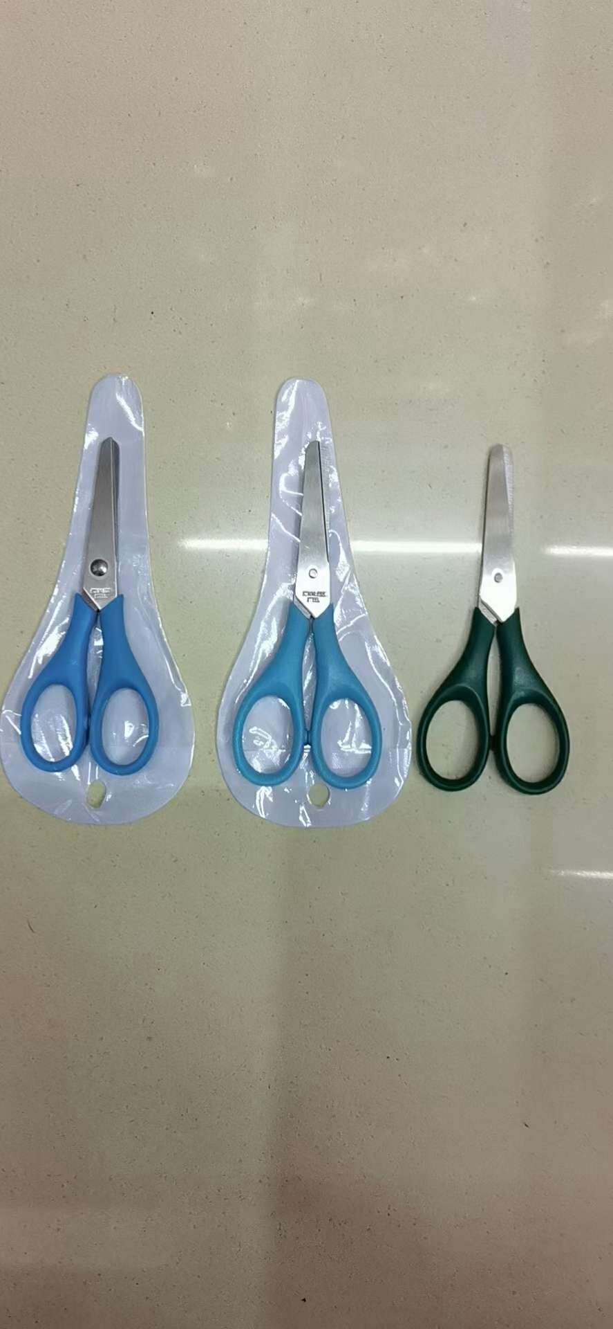 Office and educational knives and scissors, knives and scissors, hardware tools, student scissors, children's scissors, hand scissors, hardware knives and scissors, knives and scissors Item Picture