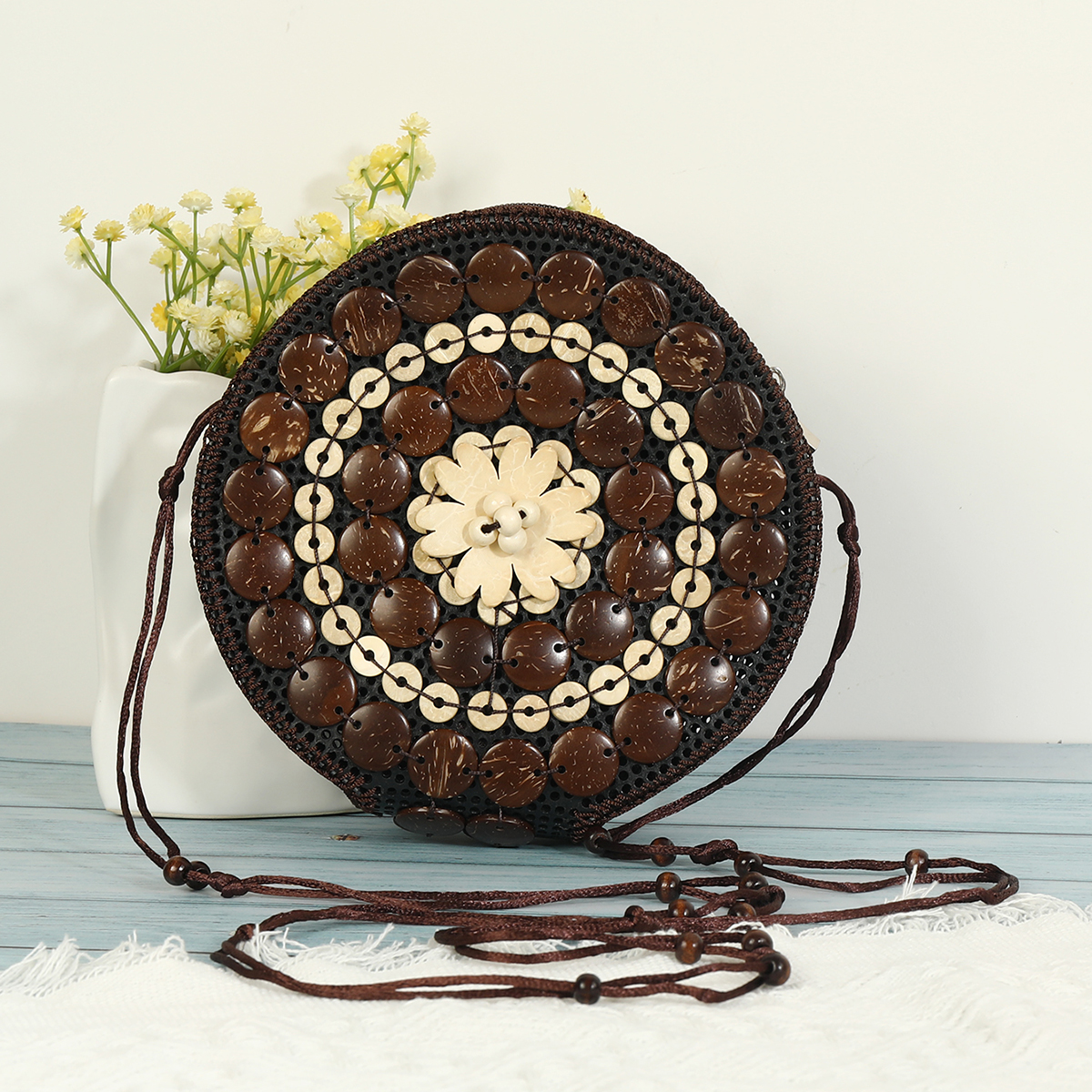 Bohemian folk style retro coconut shell round temperament all-matching bag Fu Coconut-576 Application Scenario