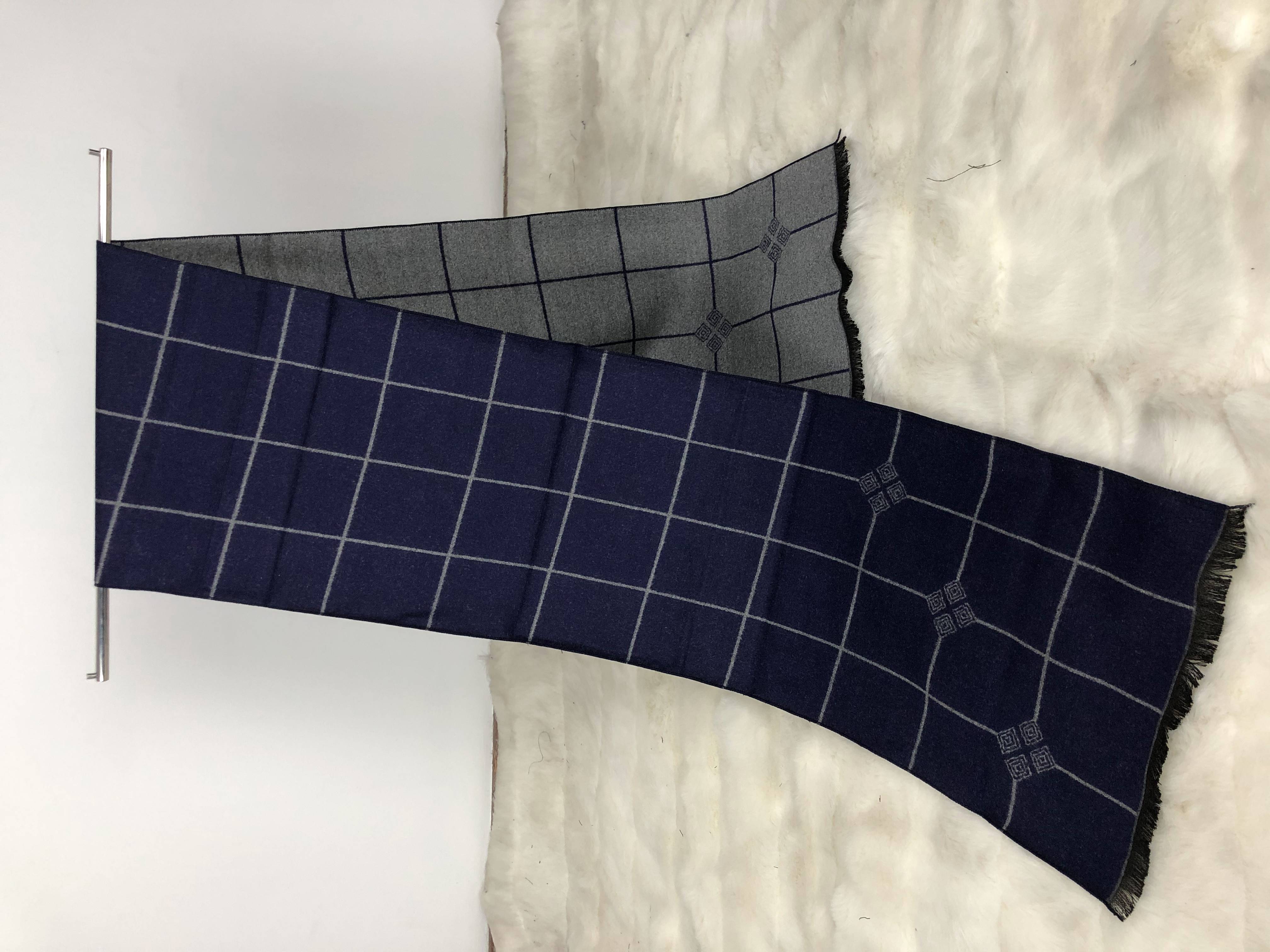 Autumn and Winter men's scarf thickened warm extra long checkered silkworm silk scarf Birthday gift men's scarf Twill checkered shawl Student men's long matching checkered stripes scarf Item Picture