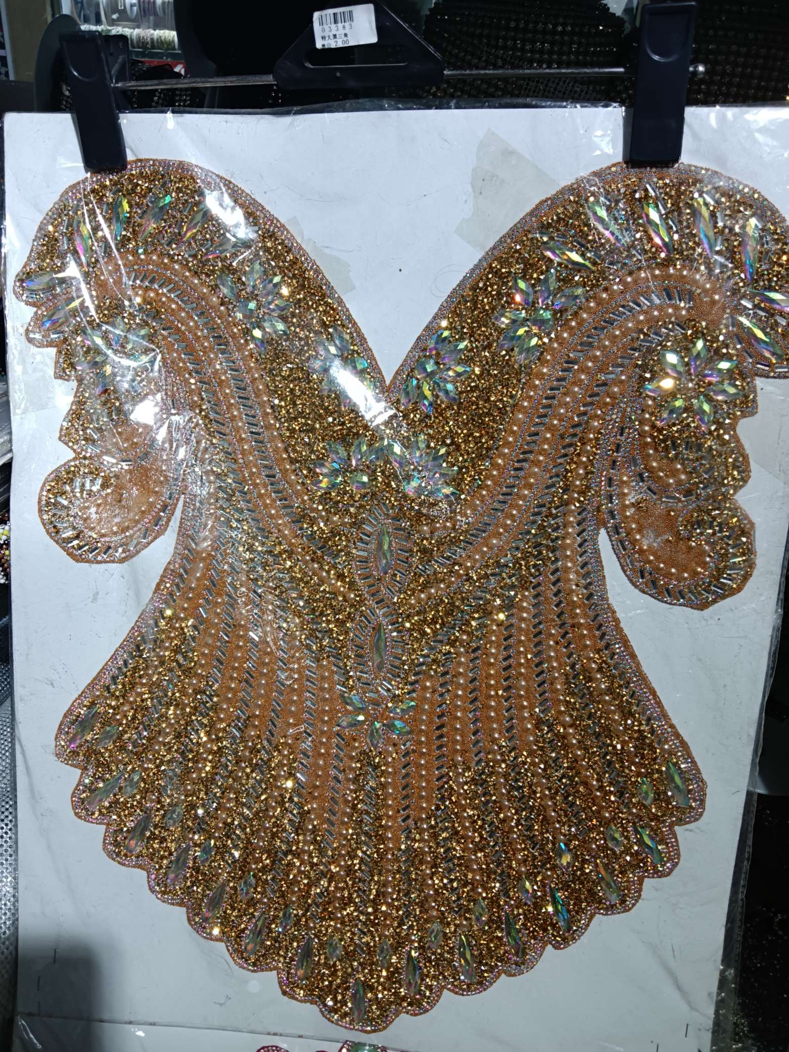 金黄色钻饰烫钻饰品服装辅料