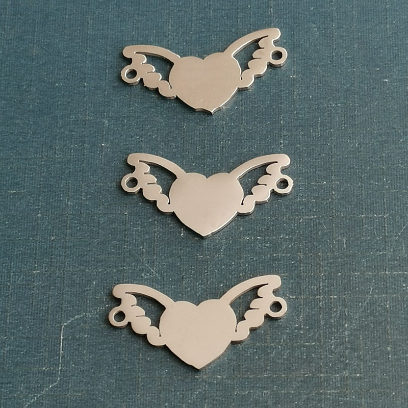 Hot mirror polished stainless steel titanium steel heart heart wings DIY jewelry accessories pendant heart connector