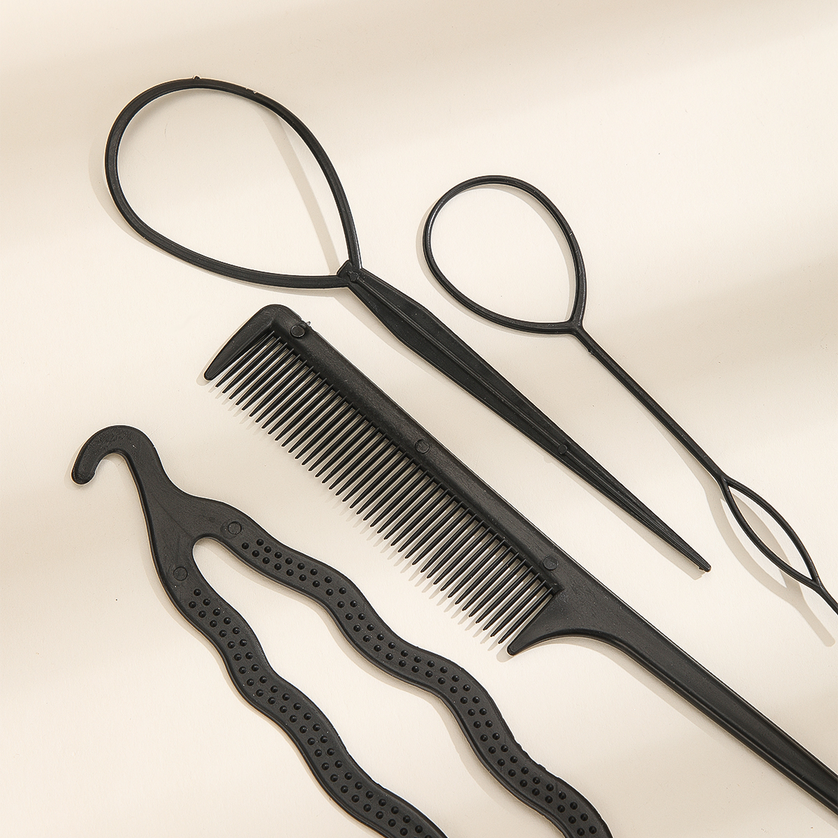Four-piece hair braid set, a hair braiding and braiding tool, a bun hairstyle set details Picture