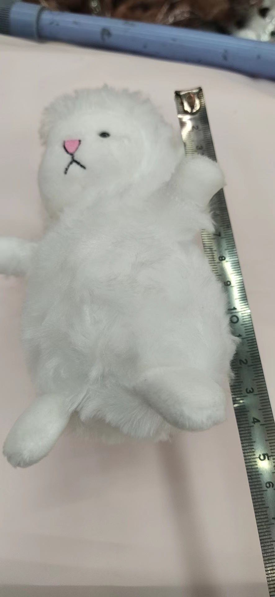 毛绒背包钥匙装饰挂件婚庆抛洒会议礼品毛绵羊挂件