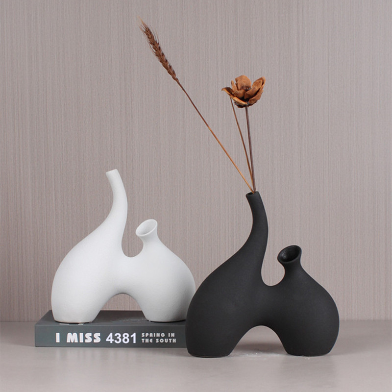 New Nordic modern creative internet-famous ceramic vase, model room, living room, TV cabinet, hotel decorative items and handicrafts Application Scenario