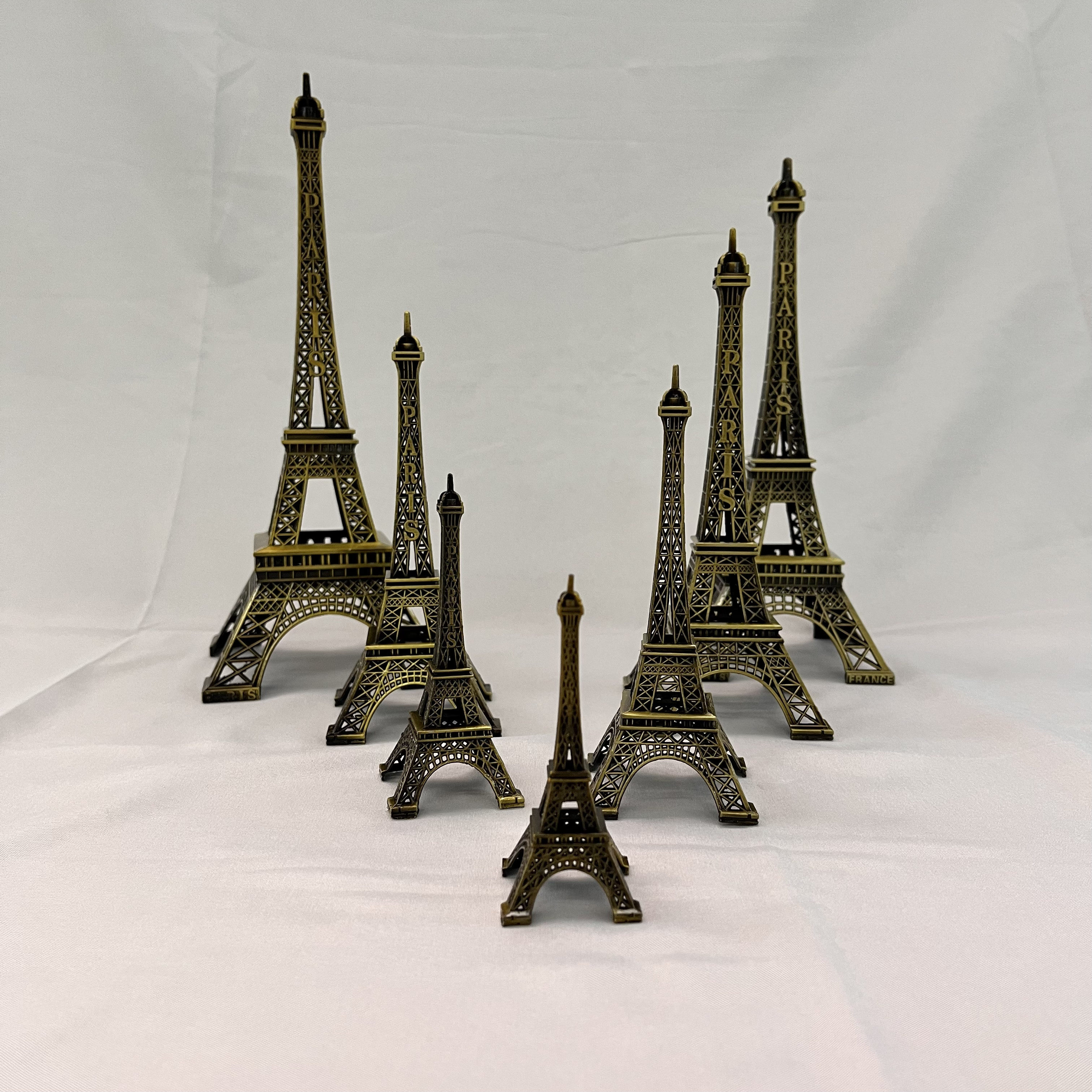 World landmark model Eiffel Tower Burj Dubai Guangzhou Tower Metal crafts office desk decoration creative decorative gifts photo background props thumbnail