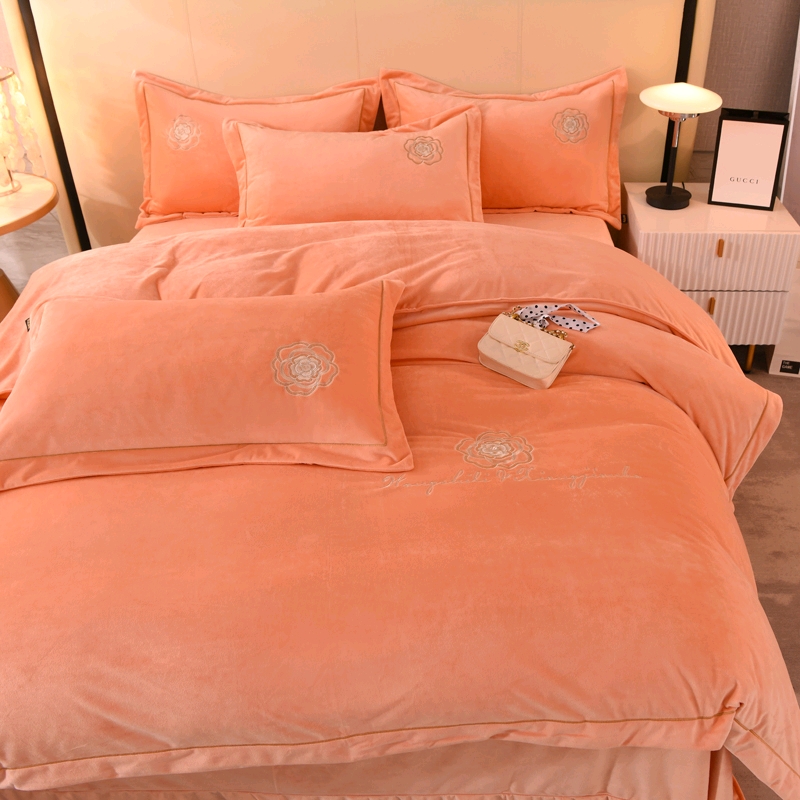 High quality Class A comfortable baby velvet soft warm breathable milk velvet bedding set thumbnail