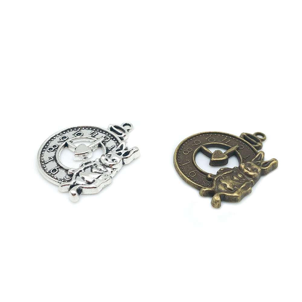 Single Hole With Hanging Rabbit Alarm Clock Zinc Alloy Accessory Y0643 Application Scenario