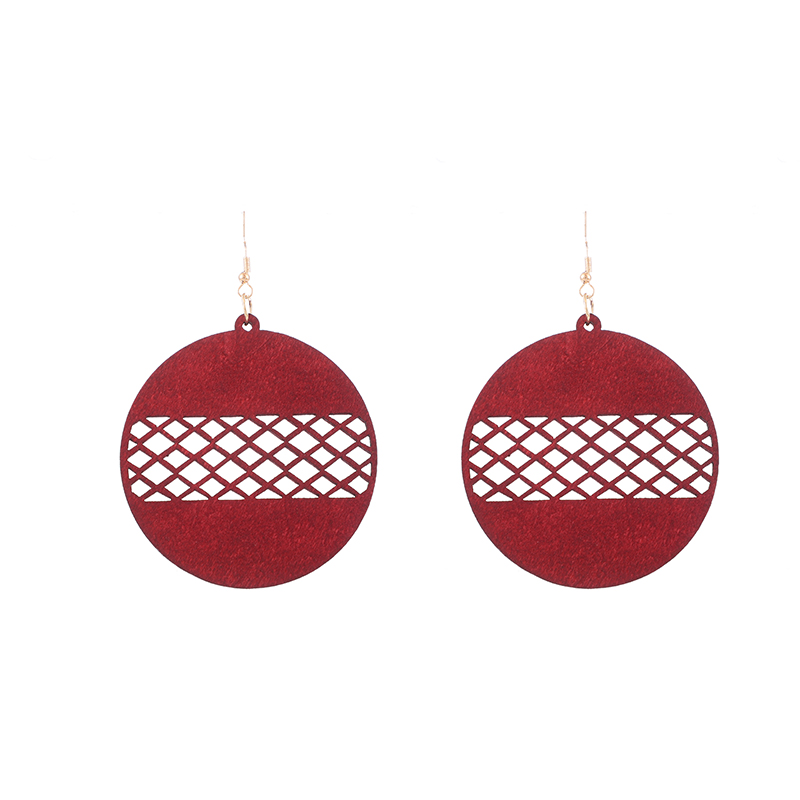 Round retro wood lattice hollow pendant earrings ladies national style fashion personality wood earrings earrings European and American accessories wholesale customization Application Scenario