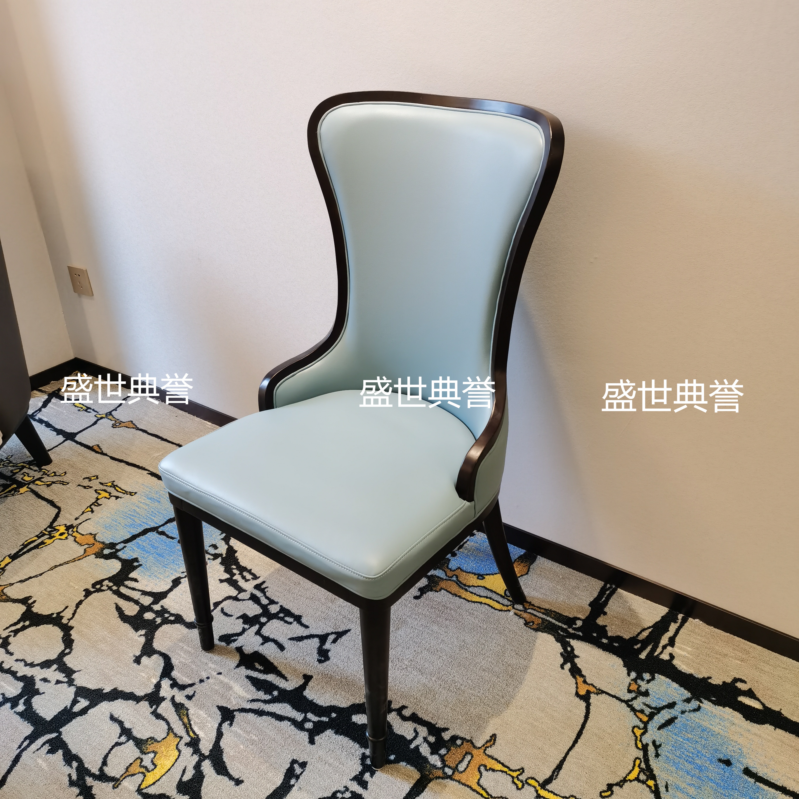 Direct sales of high-end villa solid wood dining tables and chairs, club modern light luxury chairs, seafood hotel solid wood soft-padded chairs in Hangzhou Item Picture