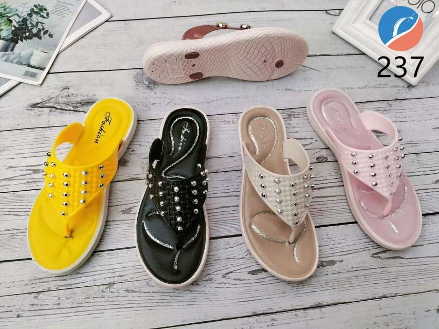 2022 summer new flip-flops women wear platform slippers beach flip-flops rhinestones with toe flops