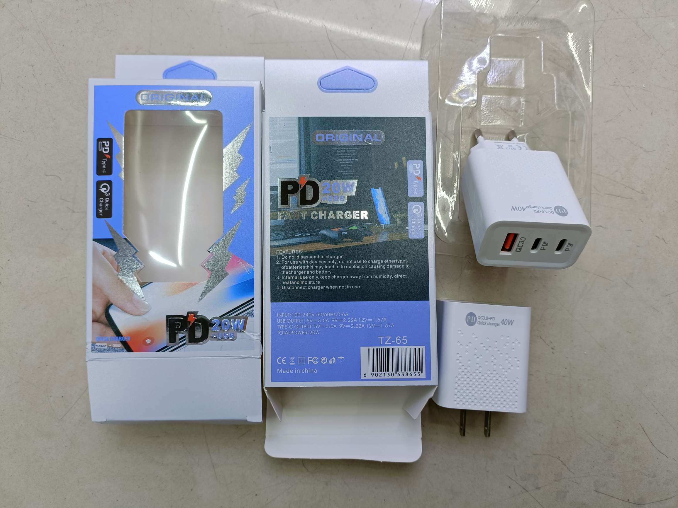 USB+2PD charging head mobile phone charger Full Star charging head diagonal charging head