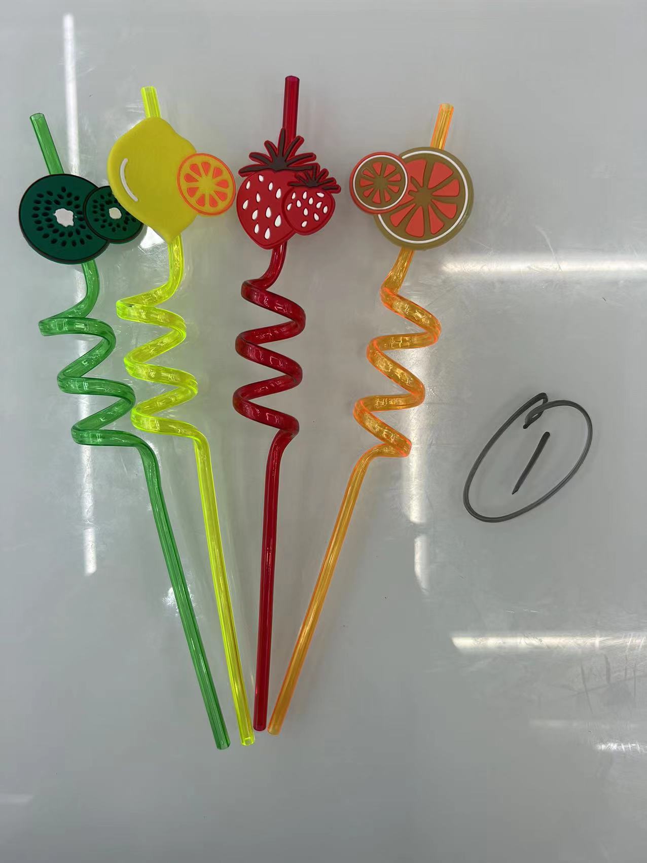 Molding straw thumbnail