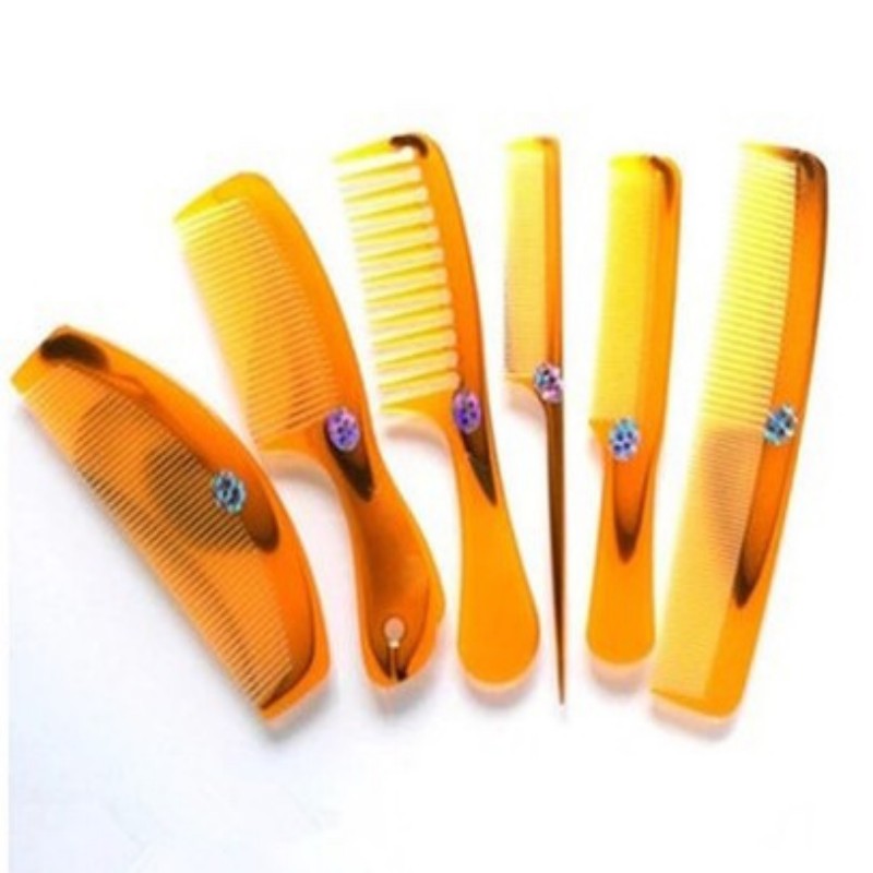 Manufacturers Direct Sales Of Beef Rib Comb Horn Comb Large Plastic Ripe Glue Hair Comb Wholesale Application Scenario