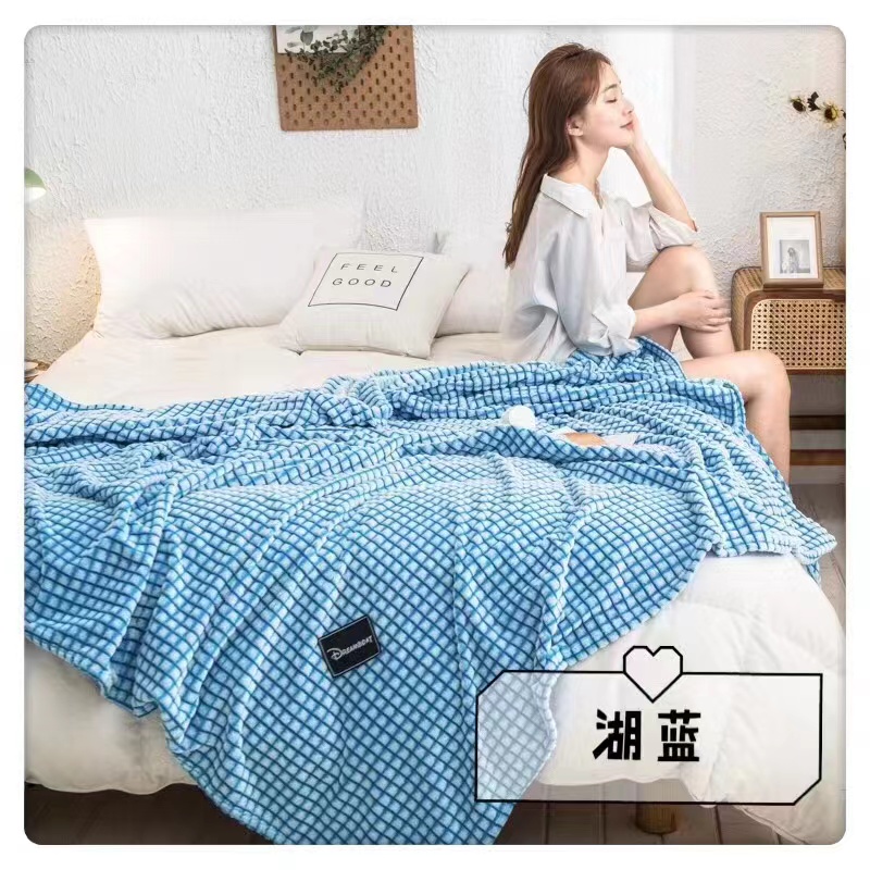 Plain Back Print Plaid Blanket Comfort Bedding Skin Friendly Blanket For Two Application Scenario