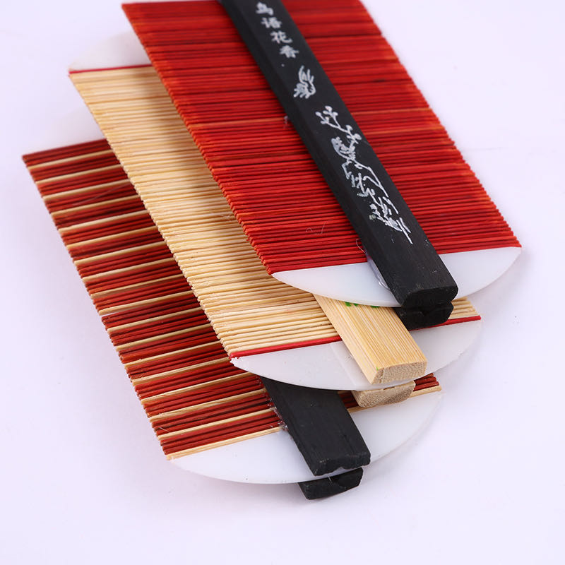 Bamboo Grate Encryption Comb Ultra-Dense Tooth Comb Old Fashioned Dandruff Comb Two Yuan Wholesale Store Application Scenario