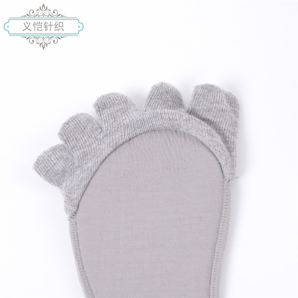 Unique Five-Finger Design: Perfect Fit Foot