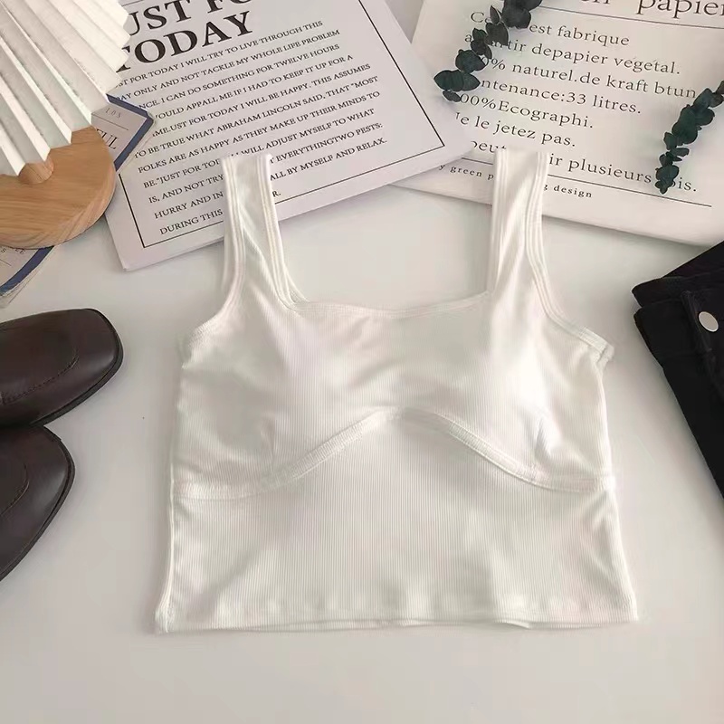 A top with a strappy top and a beautiful back for summer, wearing a bra as an inner layer, a sleeveless T-shirt with a chest cushion, and a top with ice silk Item Picture