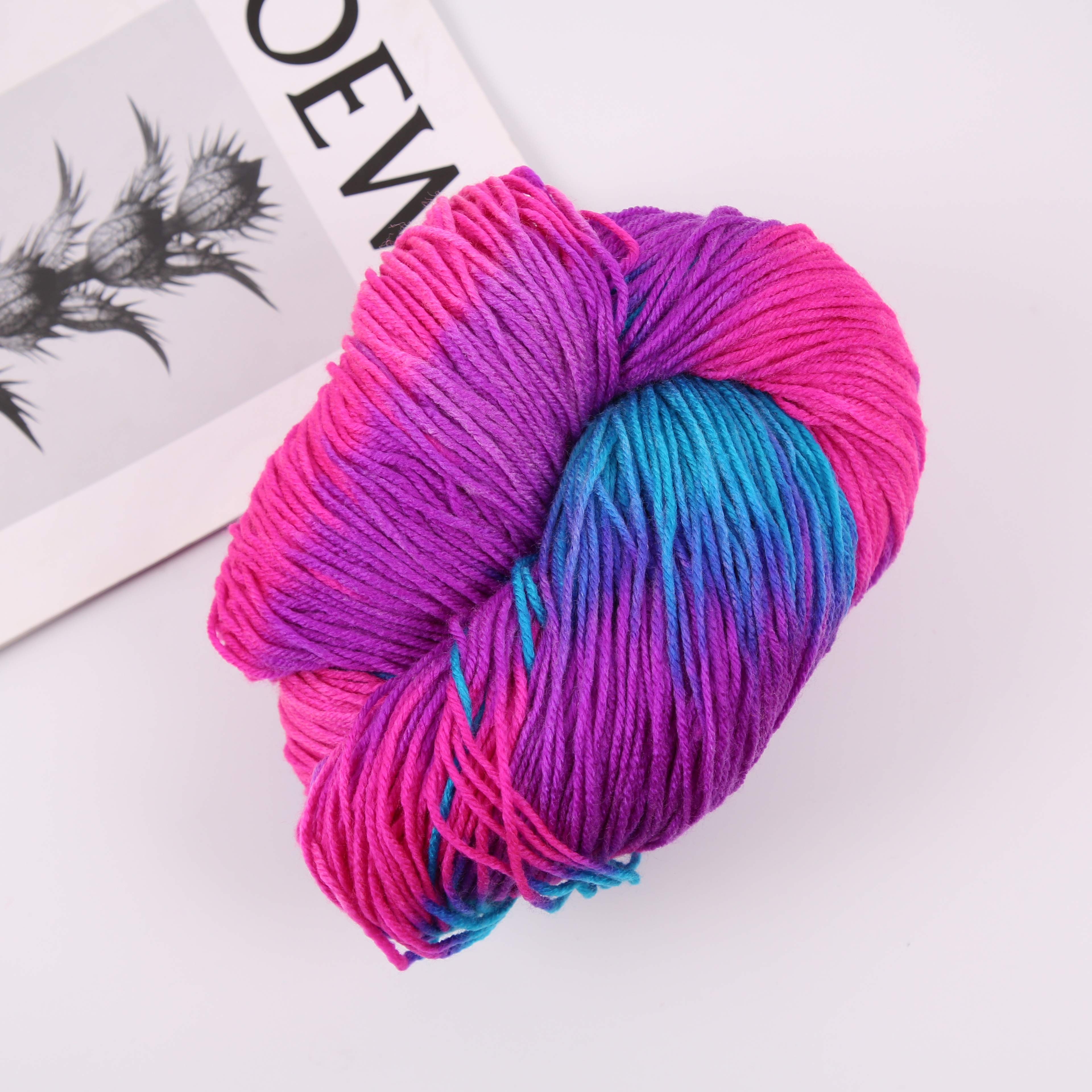 Factory direct sales of 4-strand acrylic yarn in 2023, patterned yarn segments, dyed yarn, cat toy ball yarn