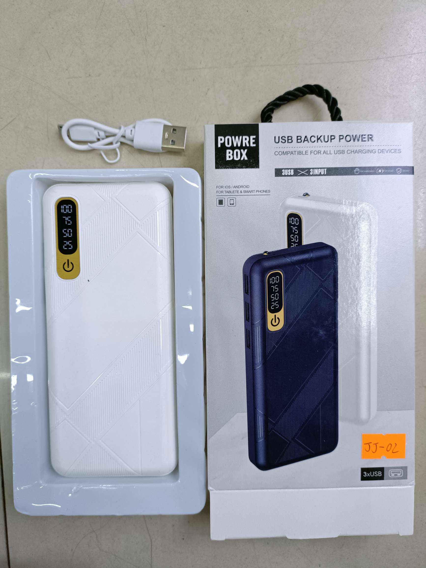 With light 3USB interface charging bank mobile power display full figure