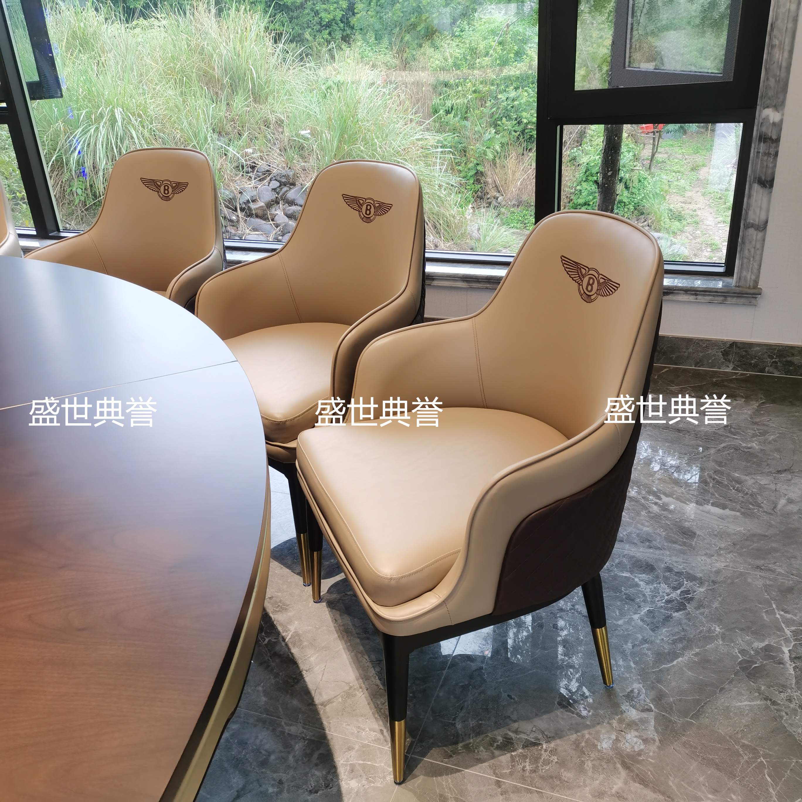 Solid wood dining chairs for restaurants and hotels in Nanchang, light luxury soft-padded chairs for private rooms in restaurants, modern and simple Bentley chairs for high-end clubs Specification image