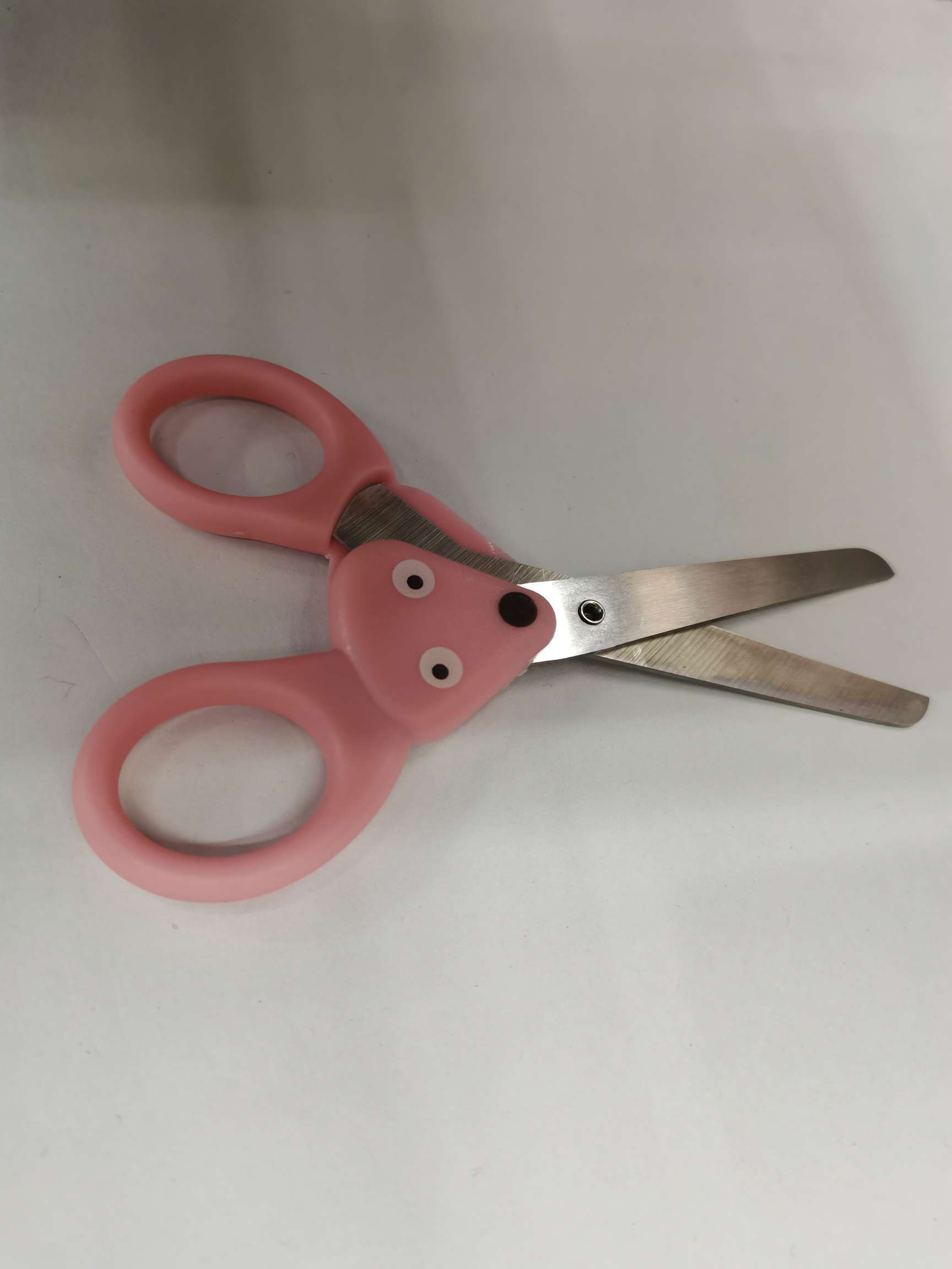 Office and educational knives and scissors tools, student scissors, office scissors, hairdressing scissors, children's scissors, factory direct sales, wholesale of learning supplies, safety scissors, scale scissors full figure