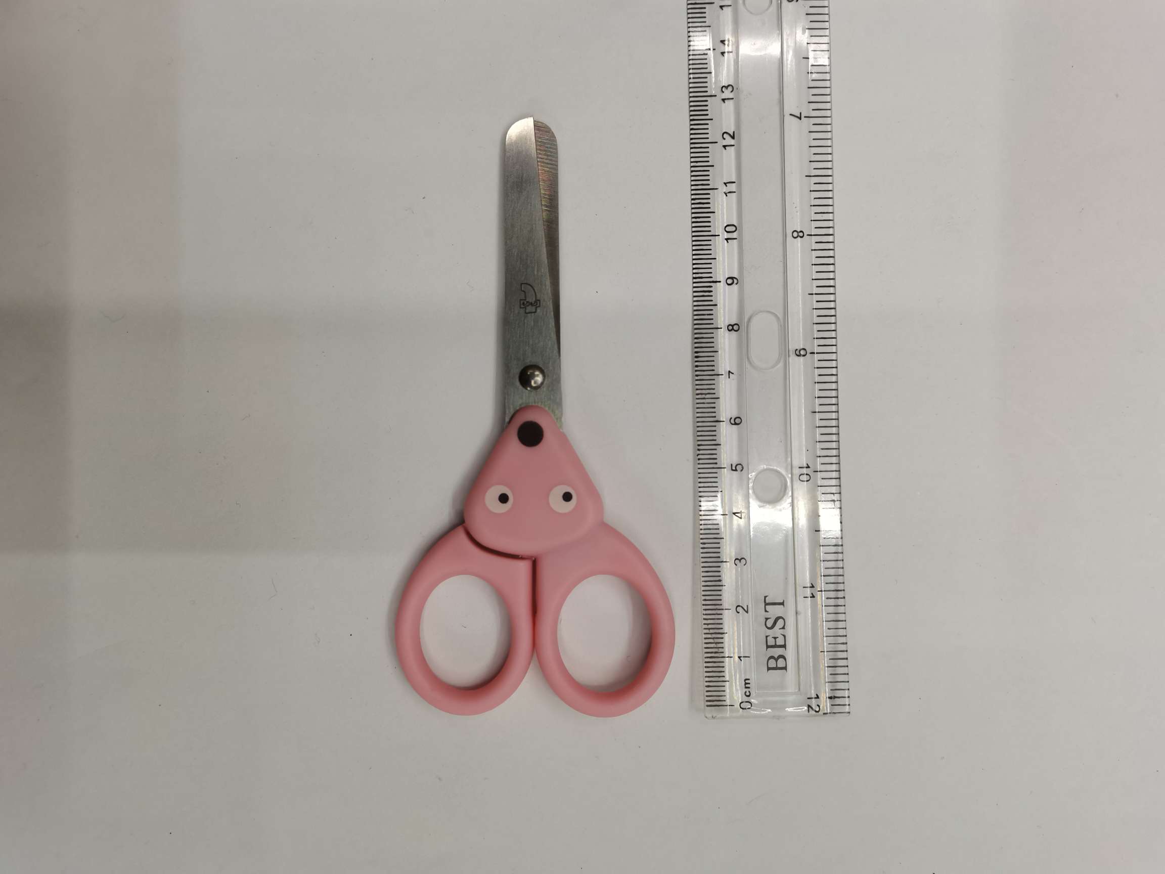 Office and educational knives and scissors tools, student scissors, office scissors, hairdressing scissors, children's scissors, factory direct sales, wholesale of learning supplies, safety scissors, scale scissors Item Picture