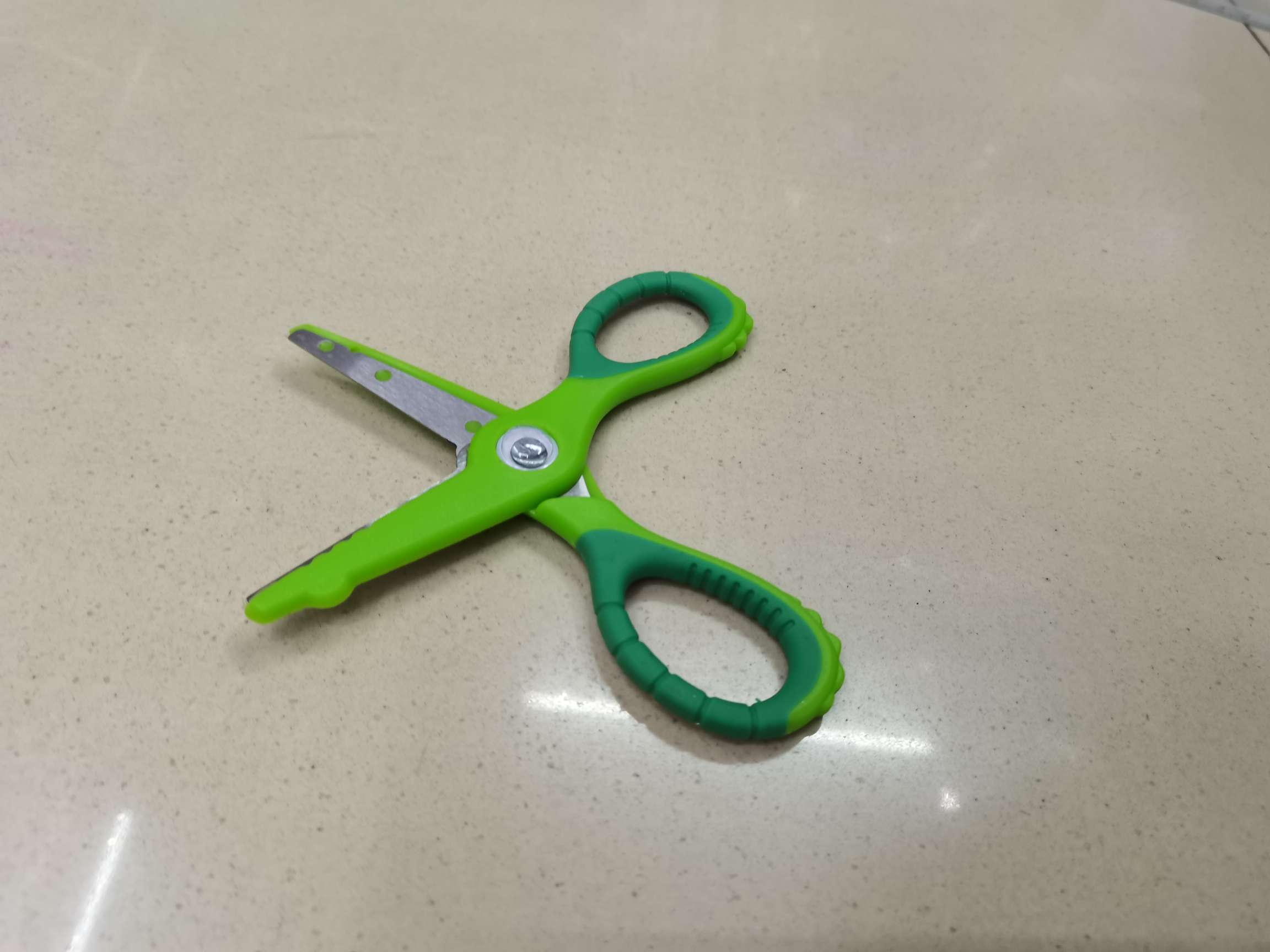 Student scissors, stationery scissors, office and educational scissors, scissors, knives, scissors, tools, children's scissors Item Picture