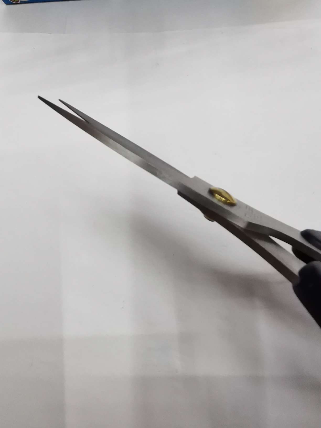 Powerful scissors, department store scissors, hardware tools, knives, scissors, kitchen scissors, stainless steel powerful scissors, household scissors undefined